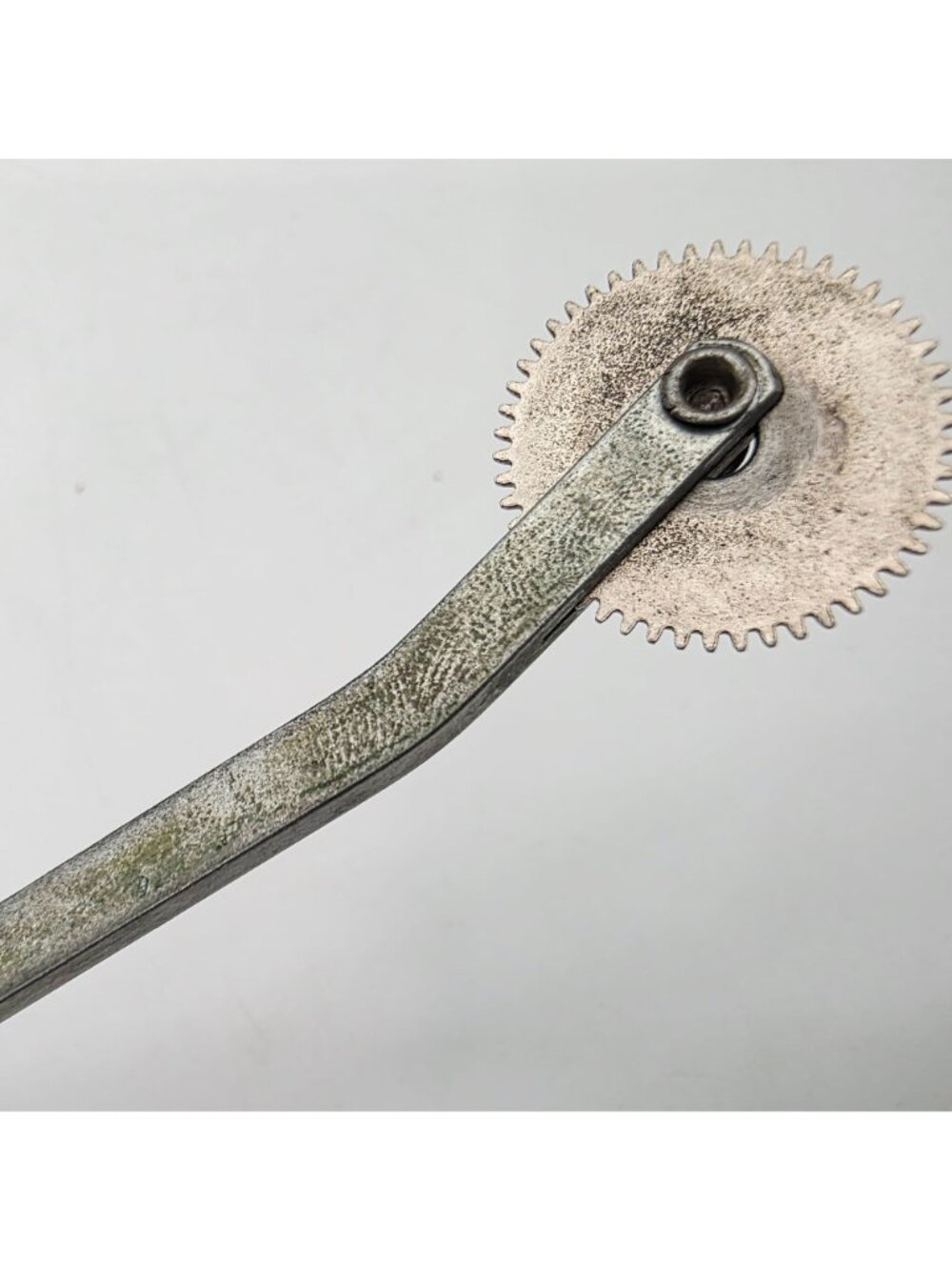 Butterscotch Bakelite Tracing Wheel Sewing Pattern Tool Handle 6" VTG - Picture 6 of 7